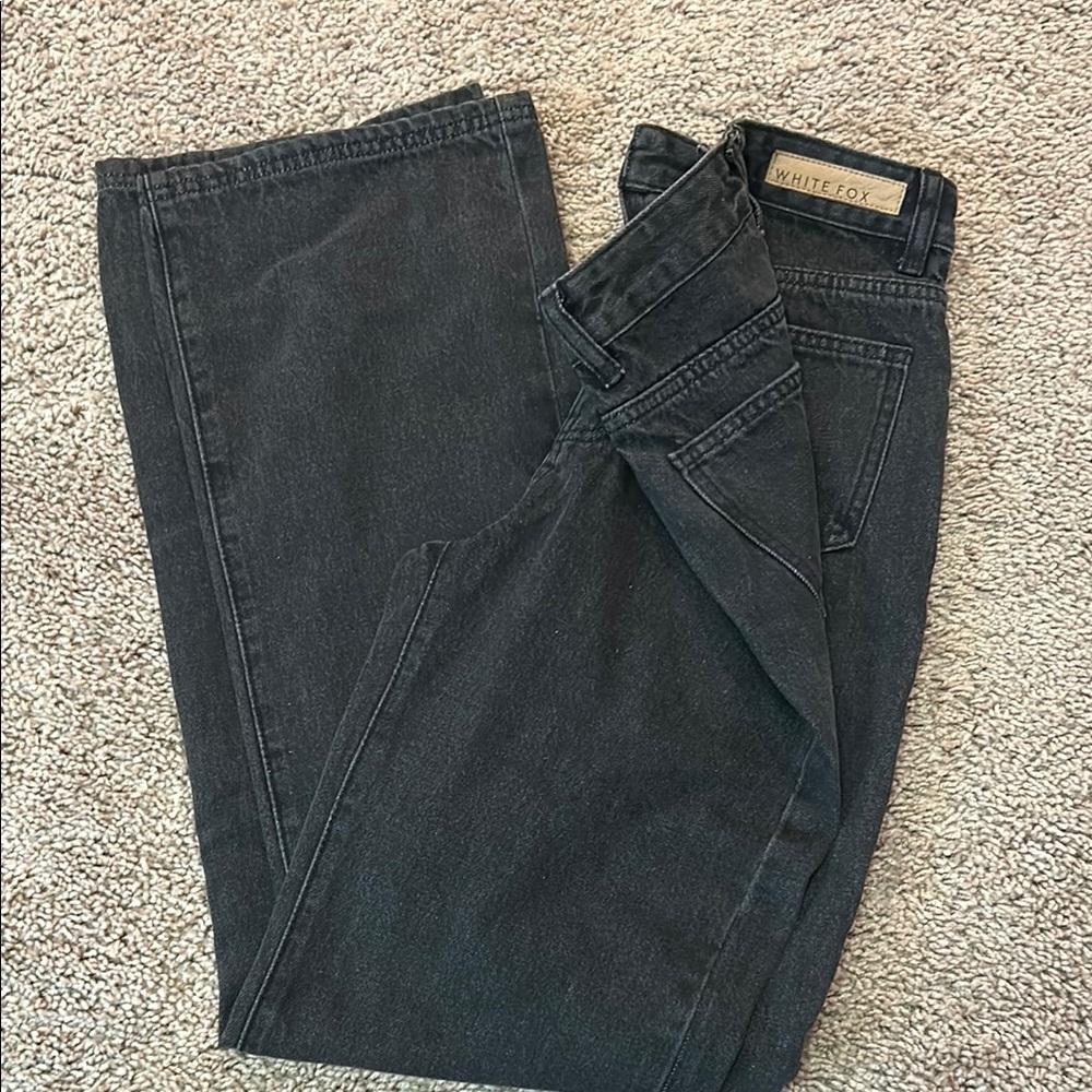 Never worn Women’s White Fox XXS Mid rise wide leg jeans